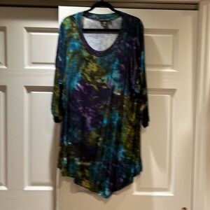 Women’s size 3X shirt.